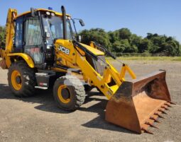 Retroescavadeira JCB 3CX Ano 2022 1.326 horas