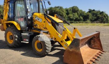 Retroescavadeira JCB 3CX Ano 2022 1.326 horas