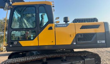 Escavadeira de Esteiras  Volvo EC210D Ano 2019 10.200 horas