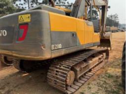 Escavadeira de Esteiras  Volvo EC210D Ano 2021